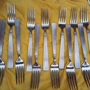6 Reed & Barton 18/0 Stainless Crescendo II Dinner Forks 8 1/8"